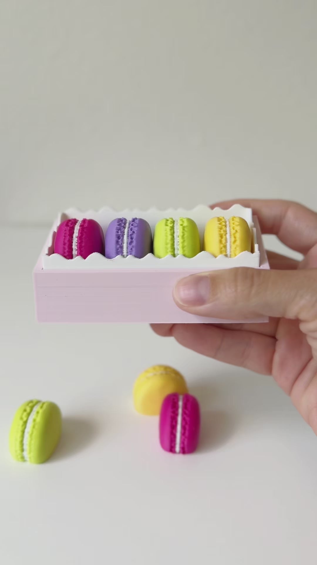 Macaron Box Clicker